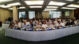 HJC黄金城平台投资集团企业经营与商业模式培训交流会在集团多功能厅成功召开
